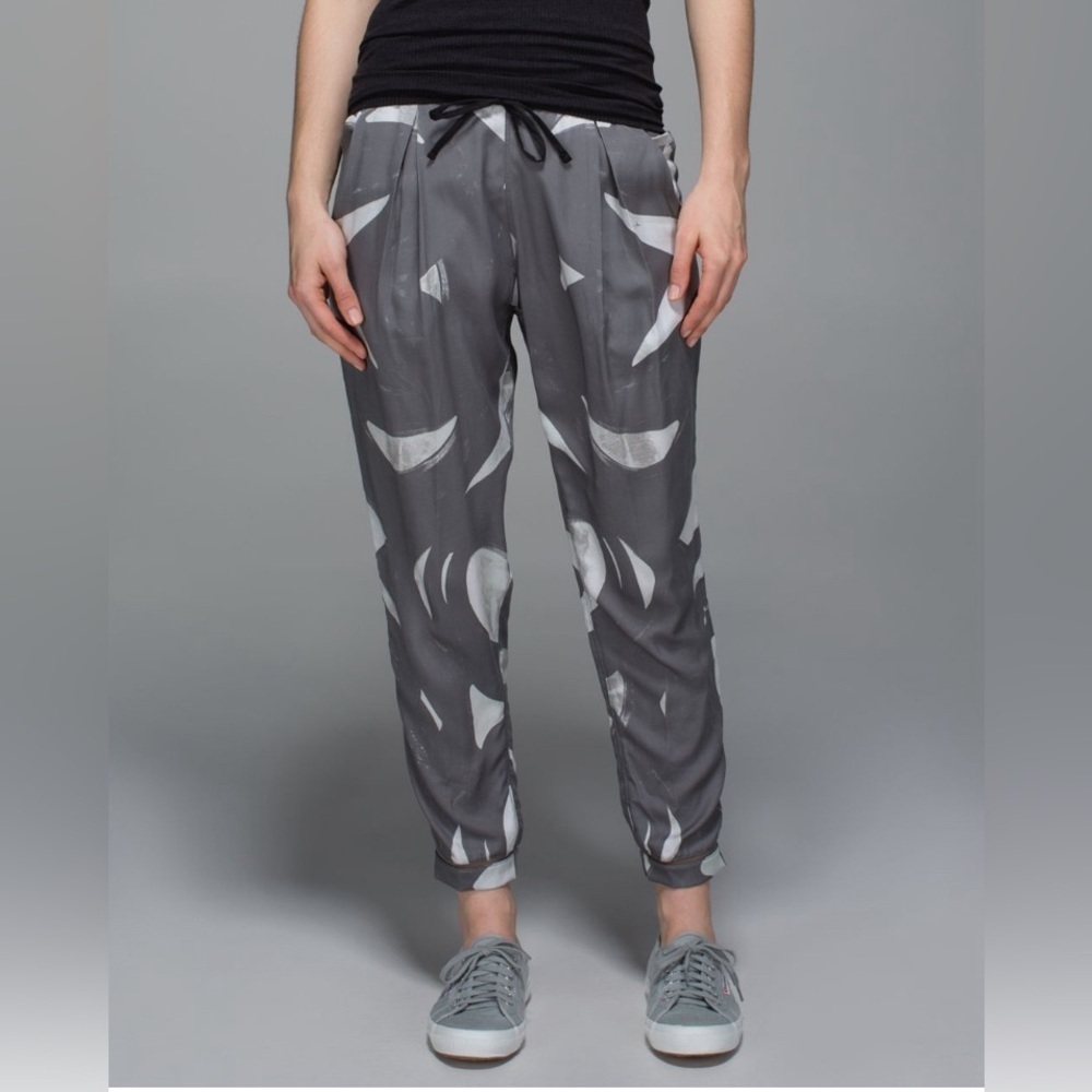 EUC Lululemon City Jogger Back Spin